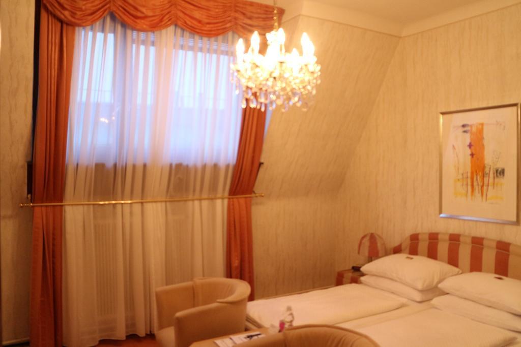 Hotel Schweizerhof Viena Habitación foto