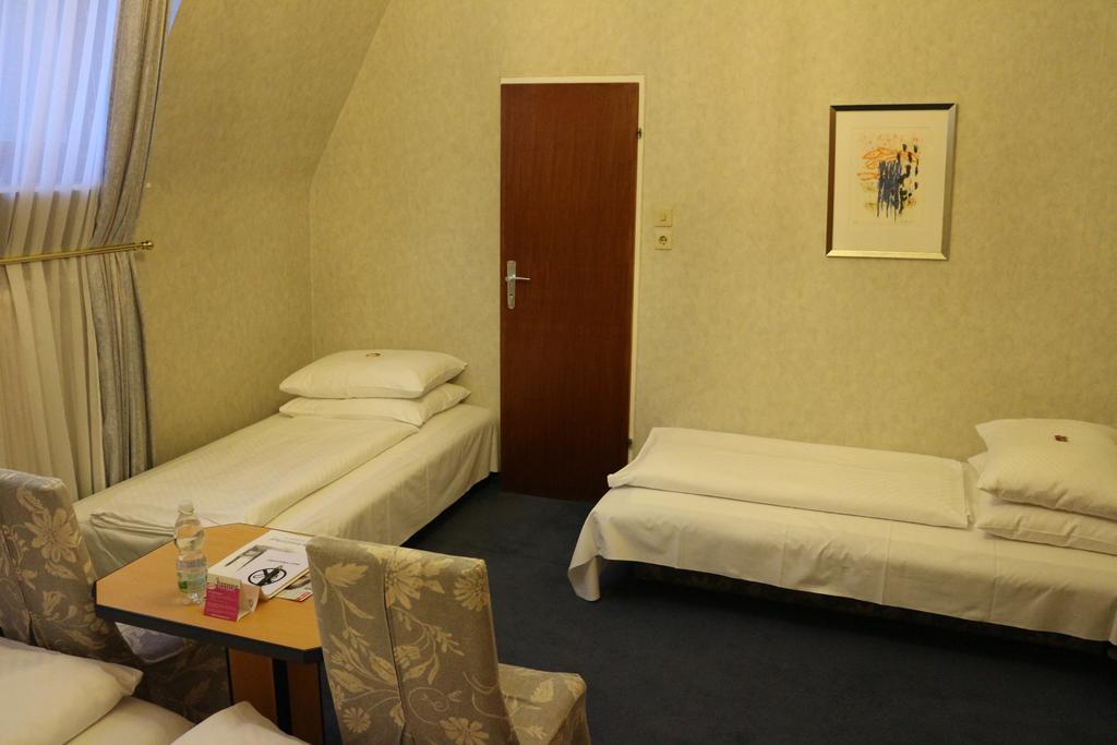 Hotel Schweizerhof Viena Habitación foto